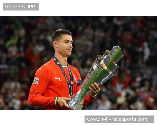 四大足球巨星的精彩瞬间与传奇历程解析 四大足球巨星的精彩瞬间与传奇历程解析